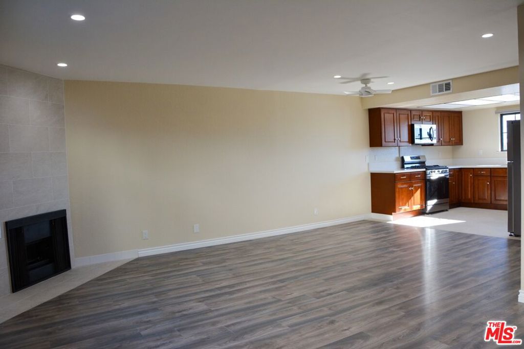 4229 W Rosecrans Avenue Unit: 4