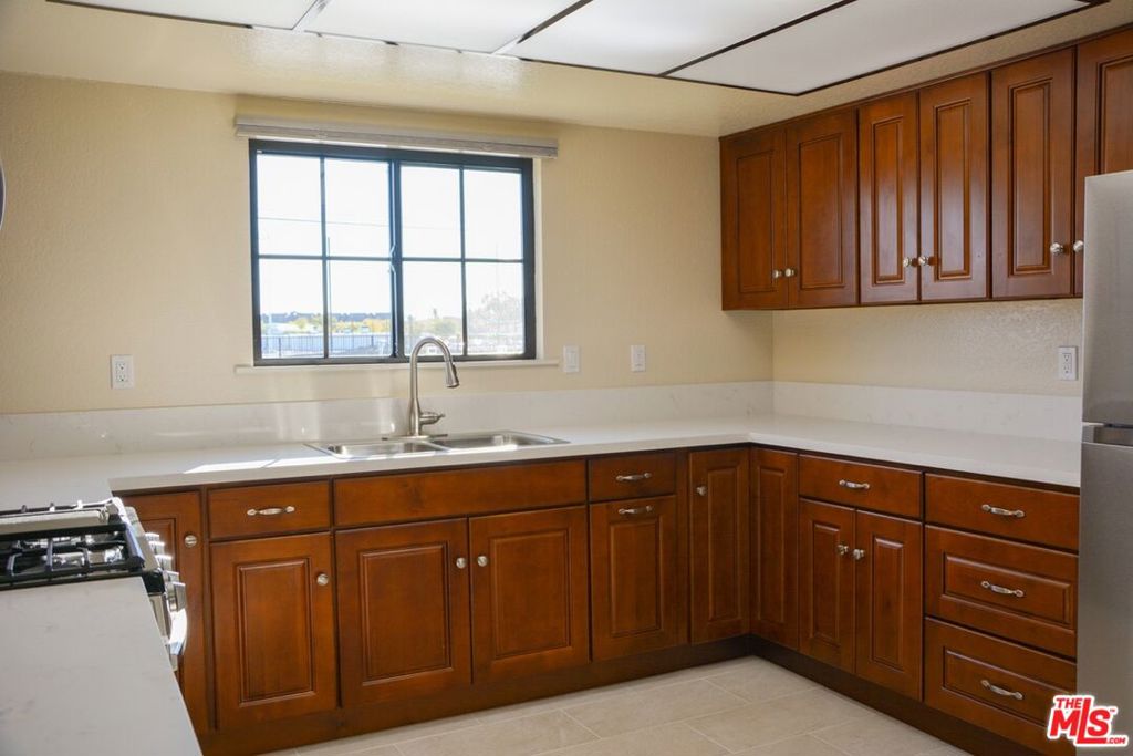 4229 W Rosecrans Avenue Unit: 4