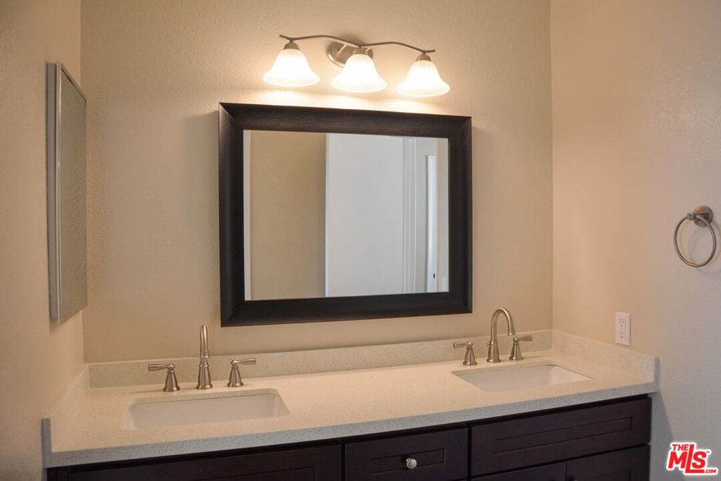 4229 W Rosecrans Avenue Unit: 4