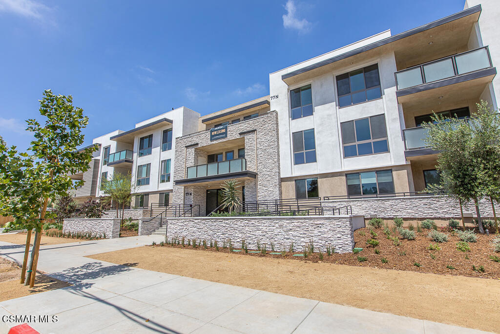 77 Conejo School Road 208