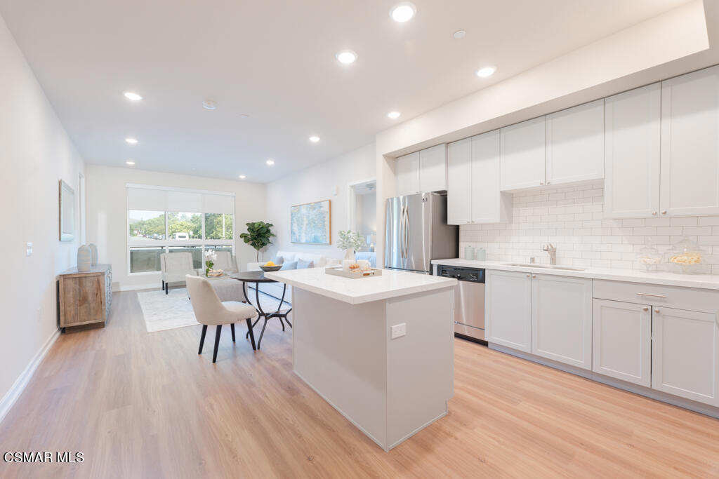 77 Conejo School Road 208