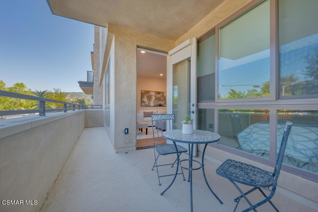 77 Conejo School Road 208