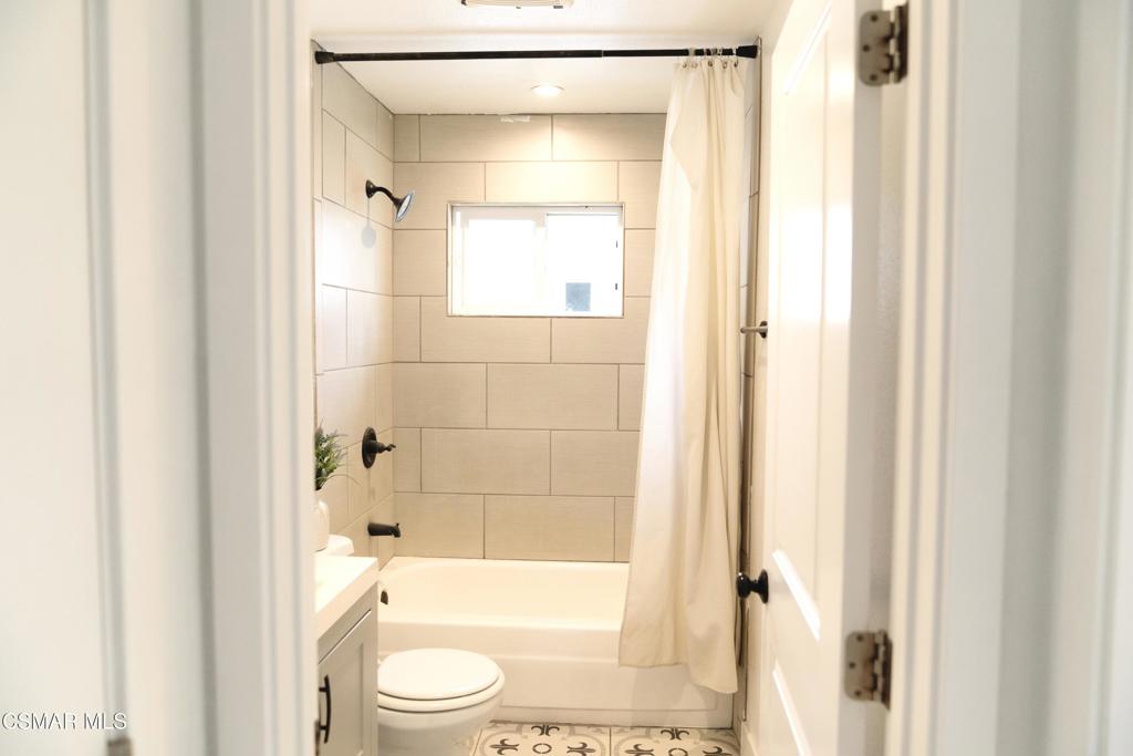 617 Avenida De La Plata