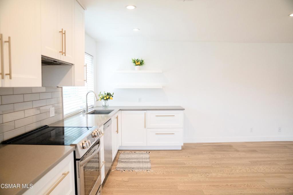 617 Avenida De La Plata