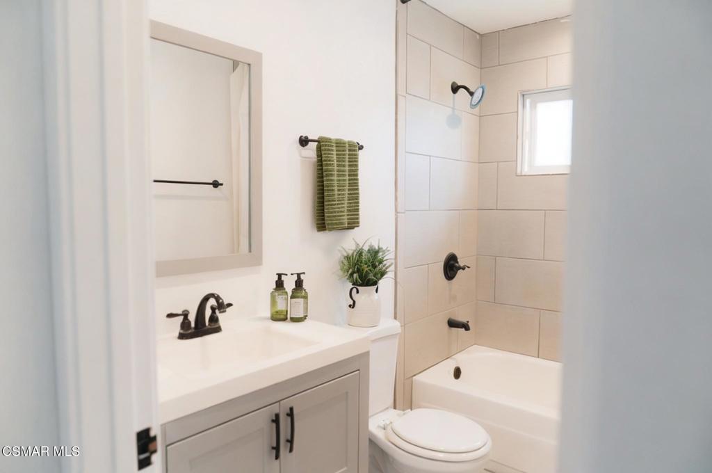 617 Avenida De La Plata