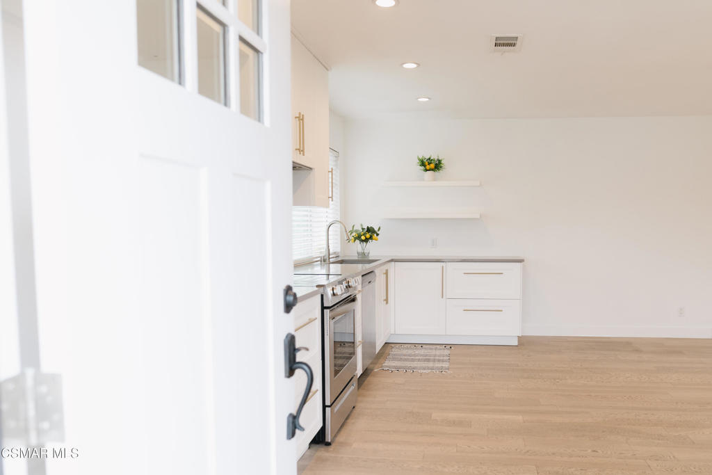 617 Avenida De La Plata