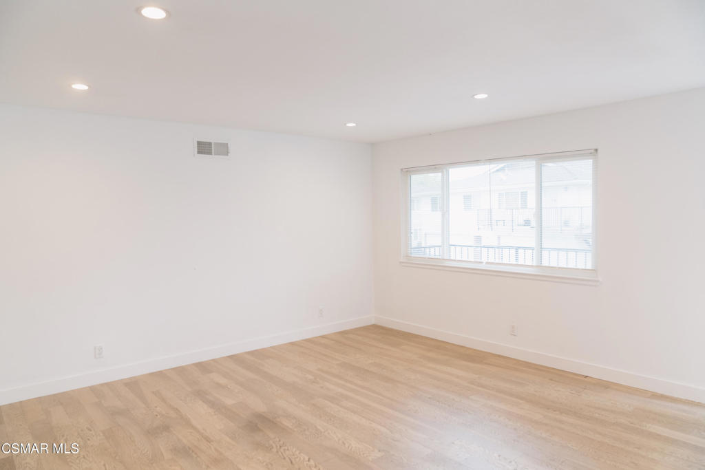 617 Avenida De La Plata