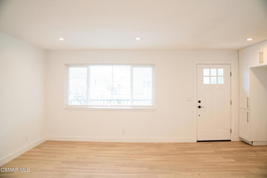 617 Avenida De La Plata