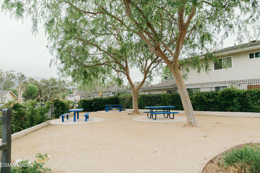 617 Avenida De La Plata