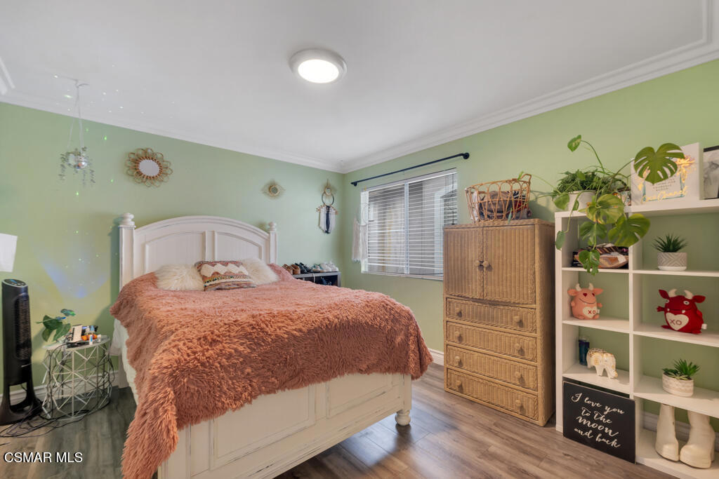 3023 Hollycrest Avenue