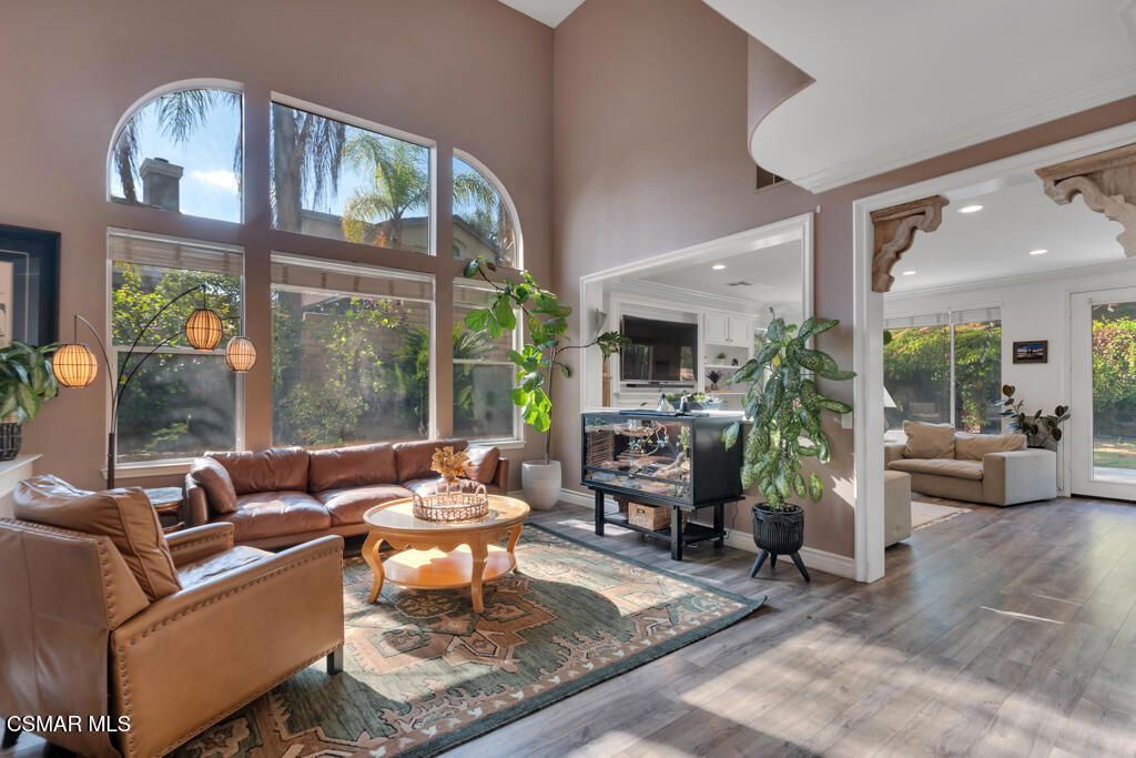 3023 Hollycrest Avenue