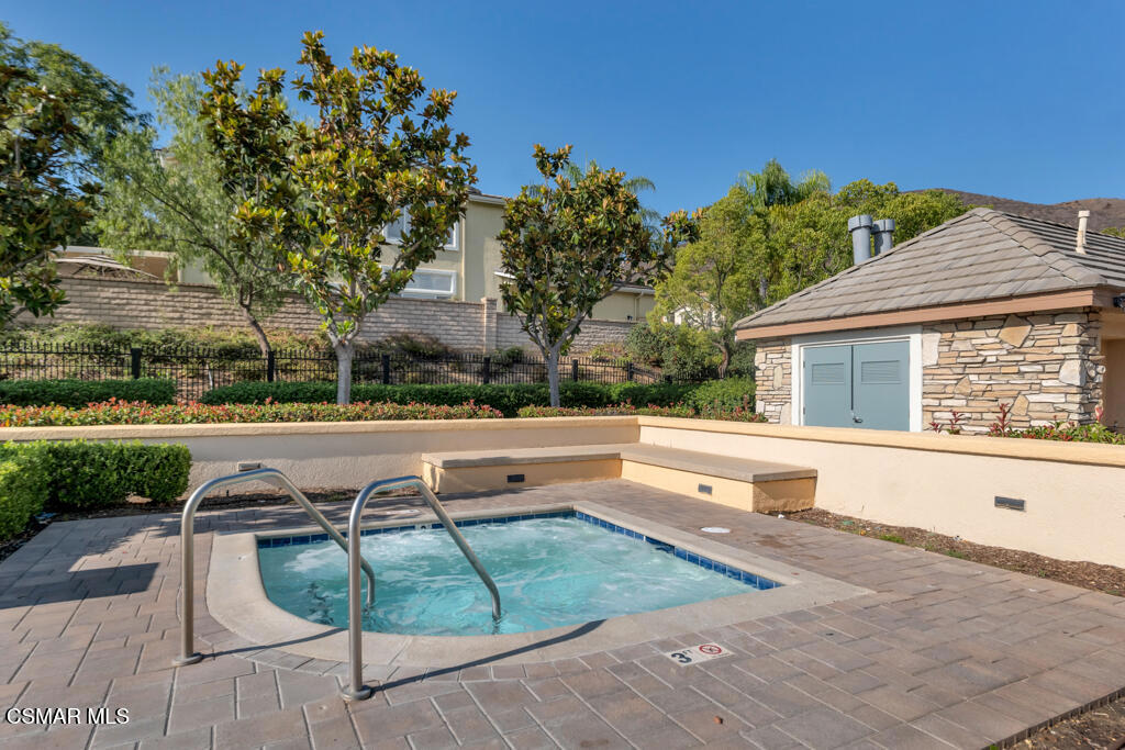 3023 Hollycrest Avenue