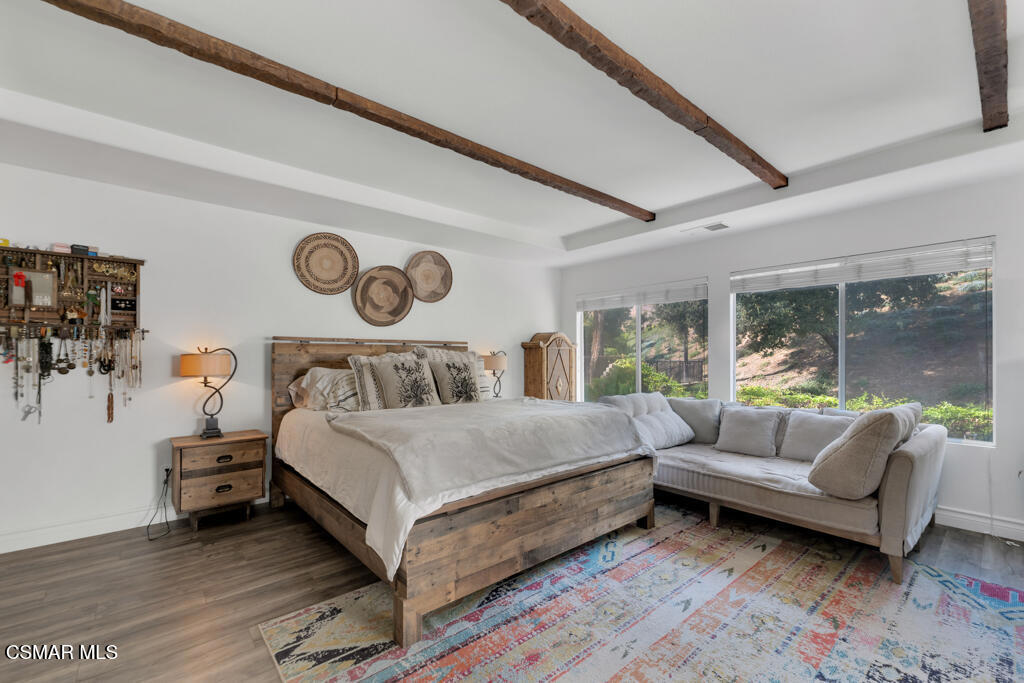 3023 Hollycrest Avenue