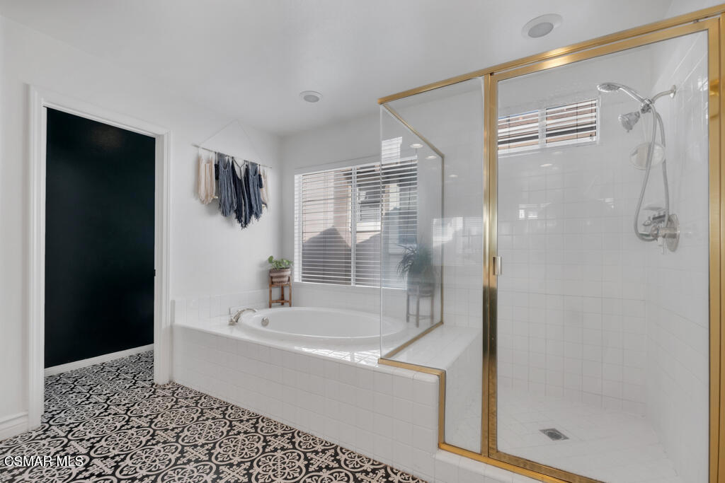 3023 Hollycrest Avenue