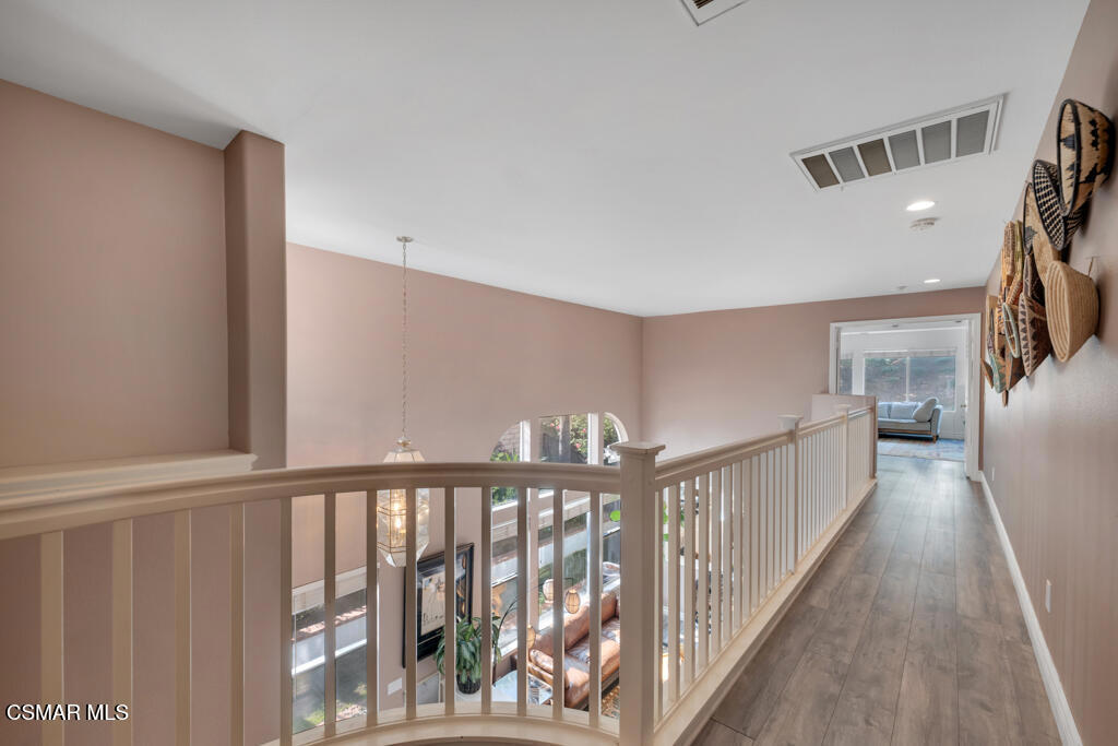 3023 Hollycrest Avenue