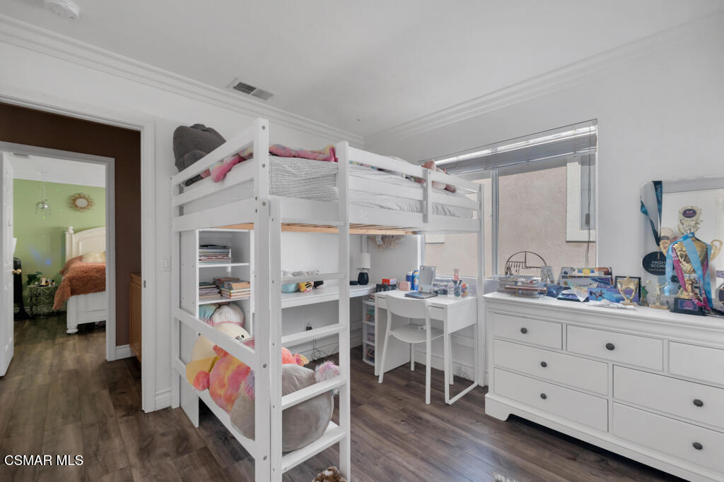 3023 Hollycrest Avenue