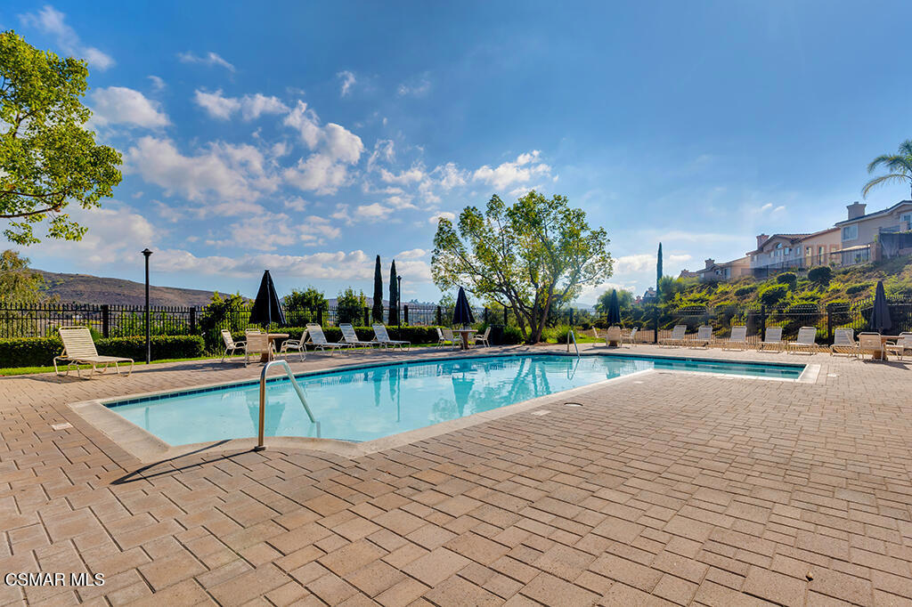 3023 Hollycrest Avenue