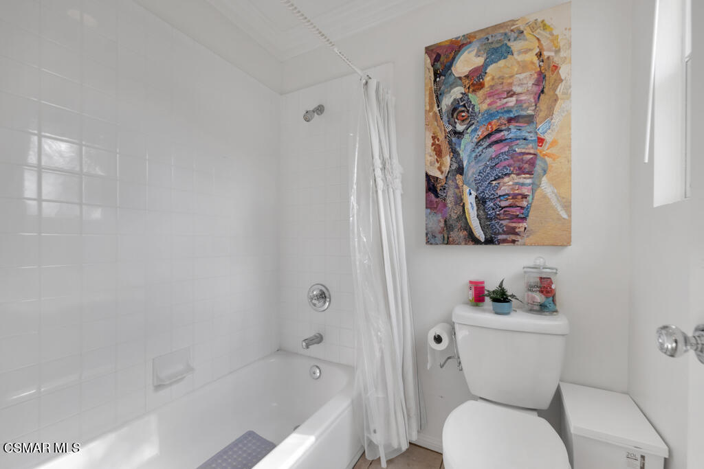 3023 Hollycrest Avenue