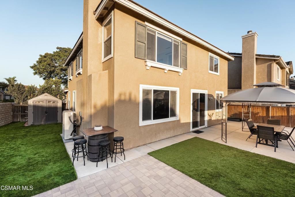 957 Entrada Drive