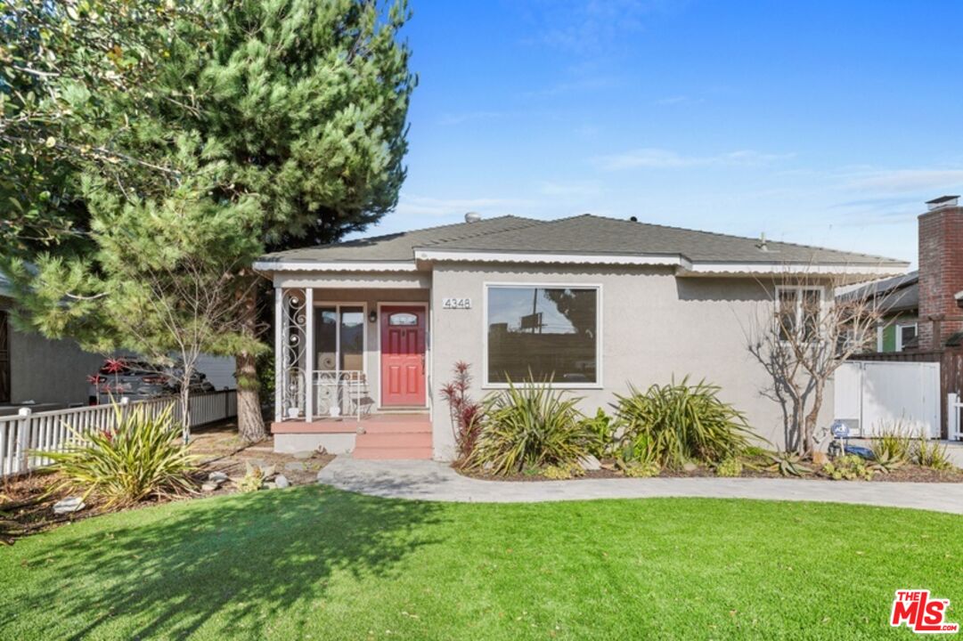4348 Globe Ave