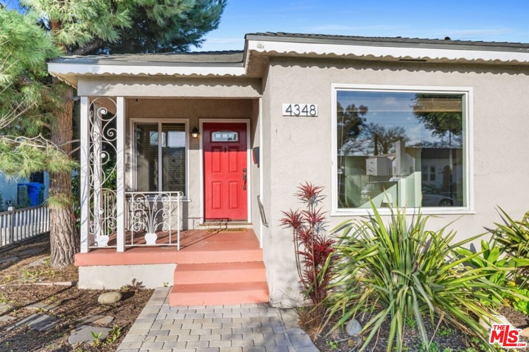 4348 Globe Ave