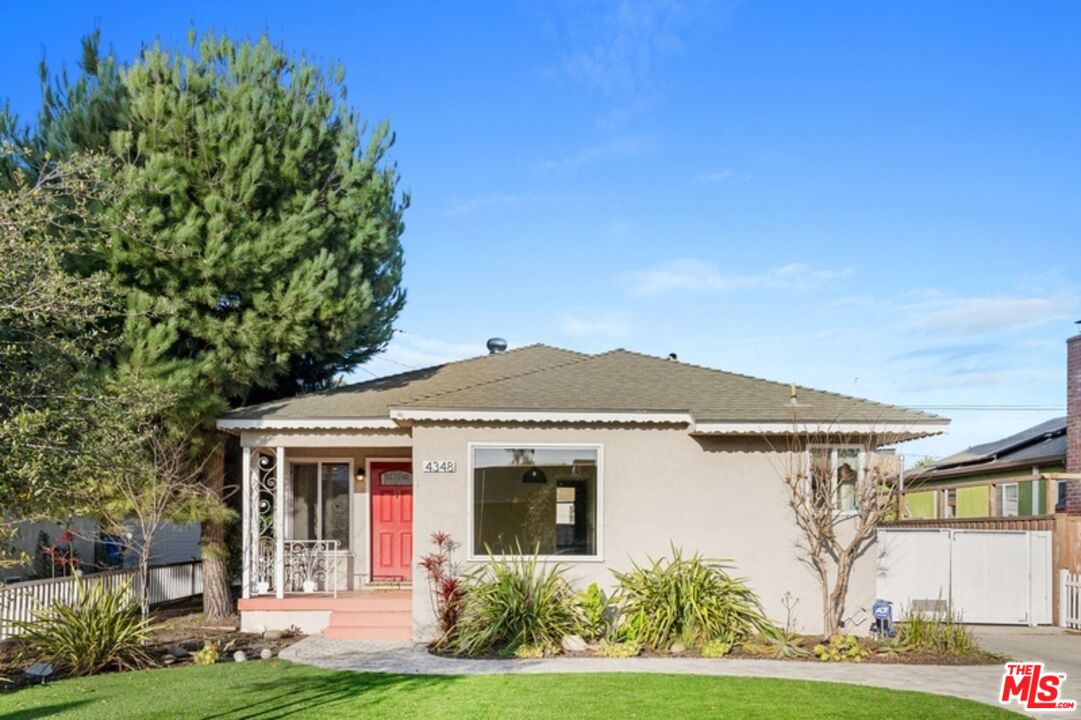 4348 Globe Ave