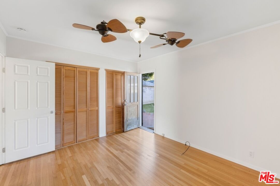 4348 Globe Ave