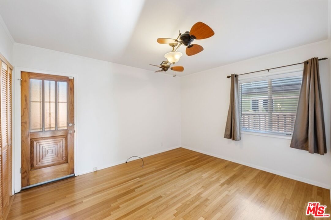 4348 Globe Ave