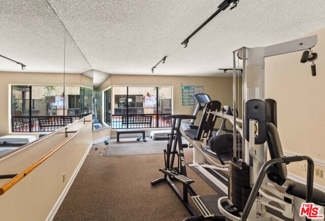 1735 N Fuller Ave Unit: 226