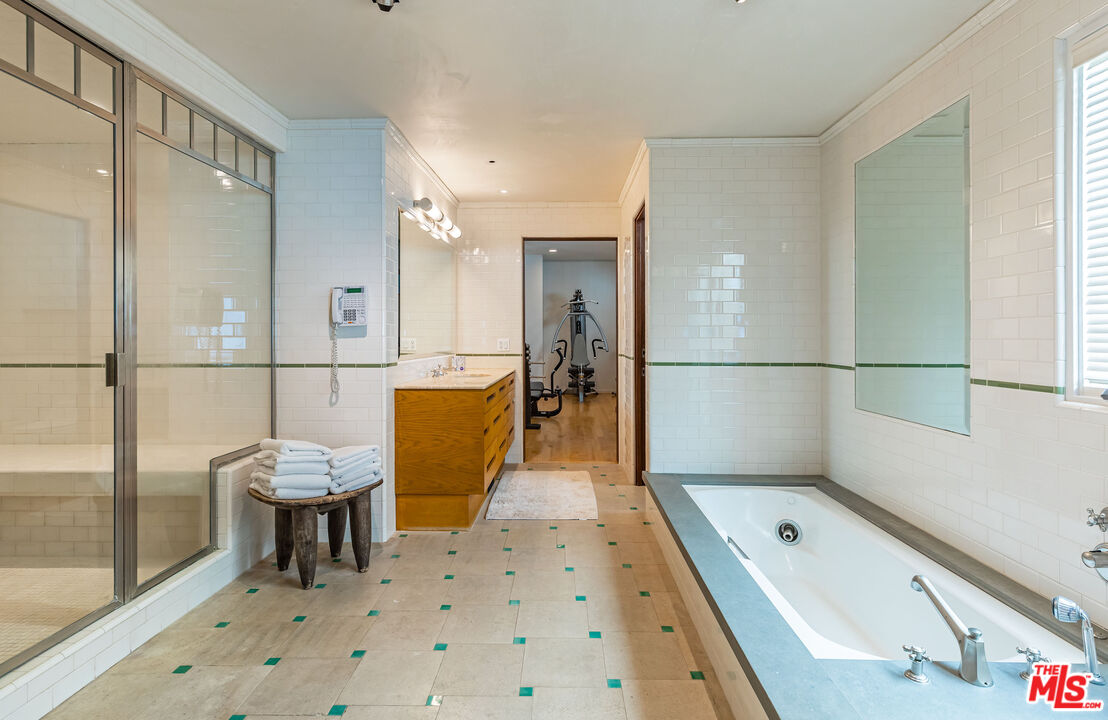 22148 Pacific Coast Hwy