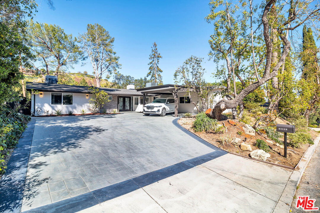 16047 Meadowcrest Rd