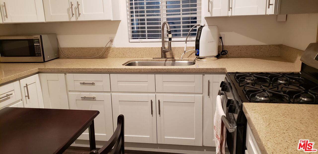 1128 N Commonwealth Ave