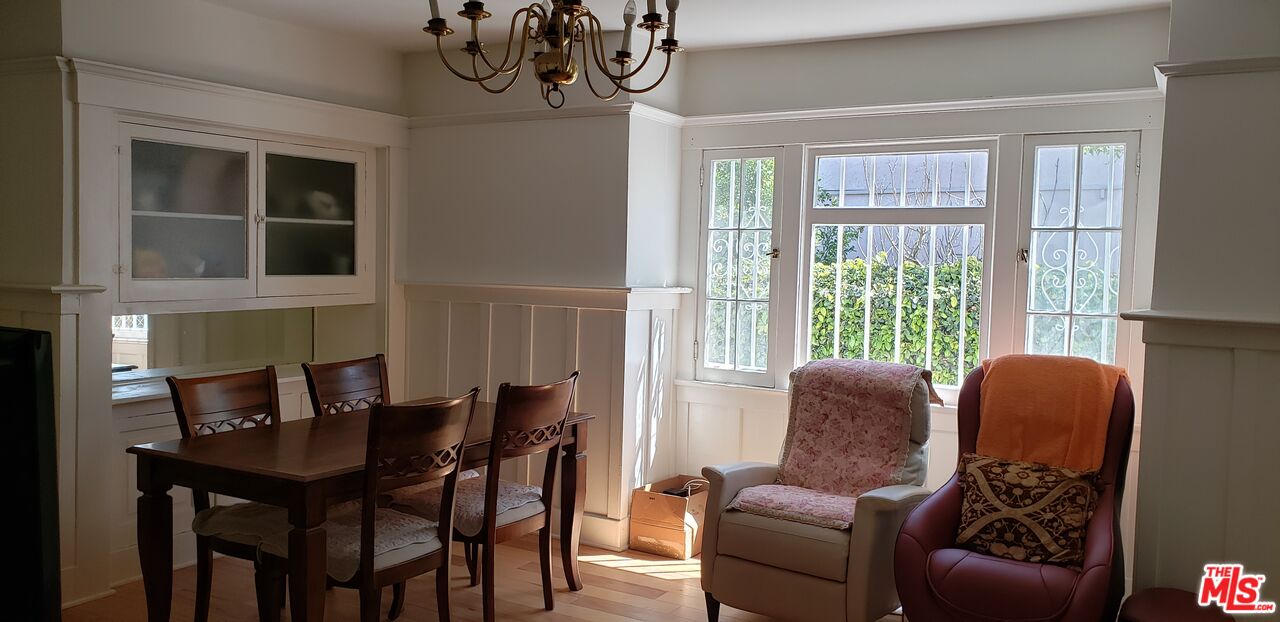 1128 N Commonwealth Ave