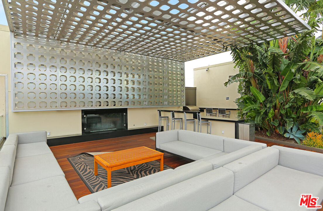 6250 Hollywood Blvd Unit: 8N