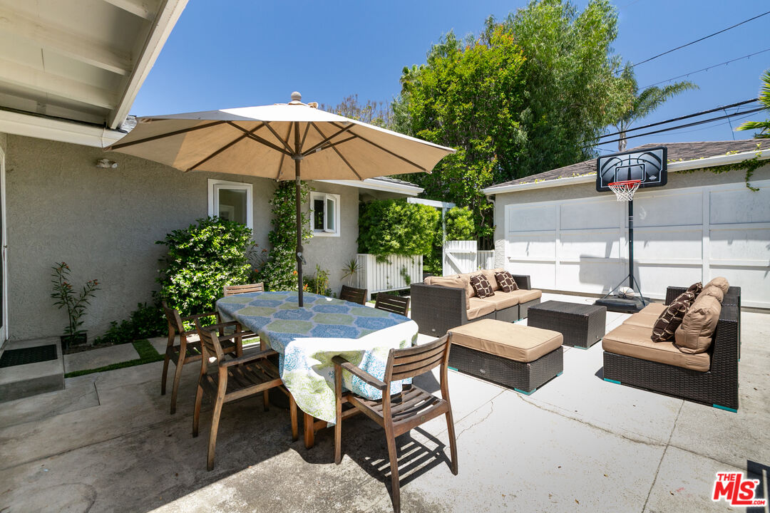2342 Parnell Ave