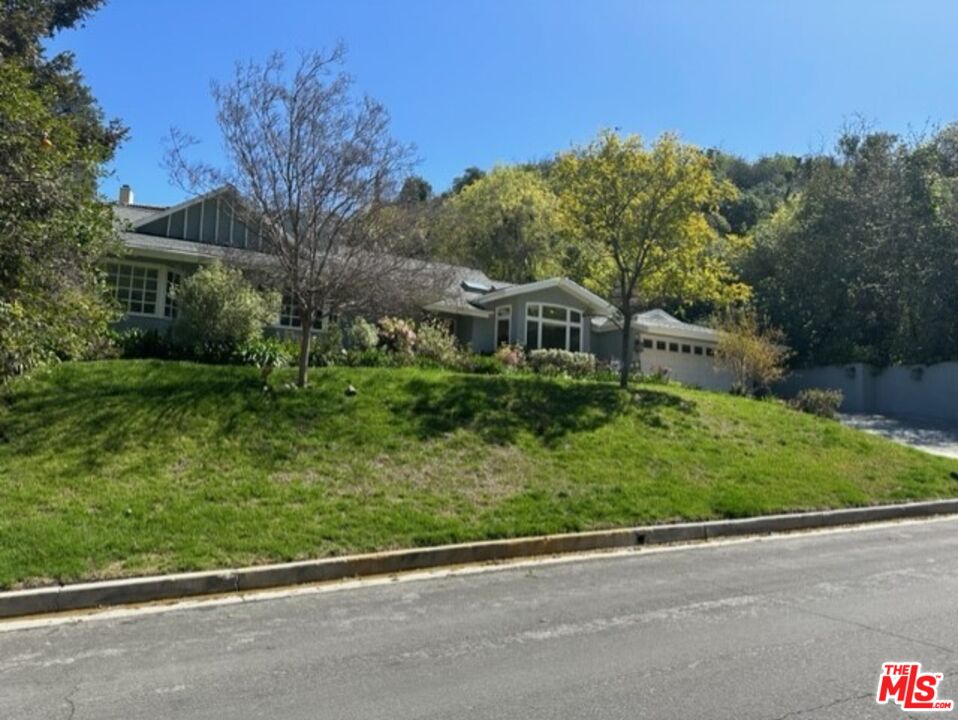 3436 Longridge Ave