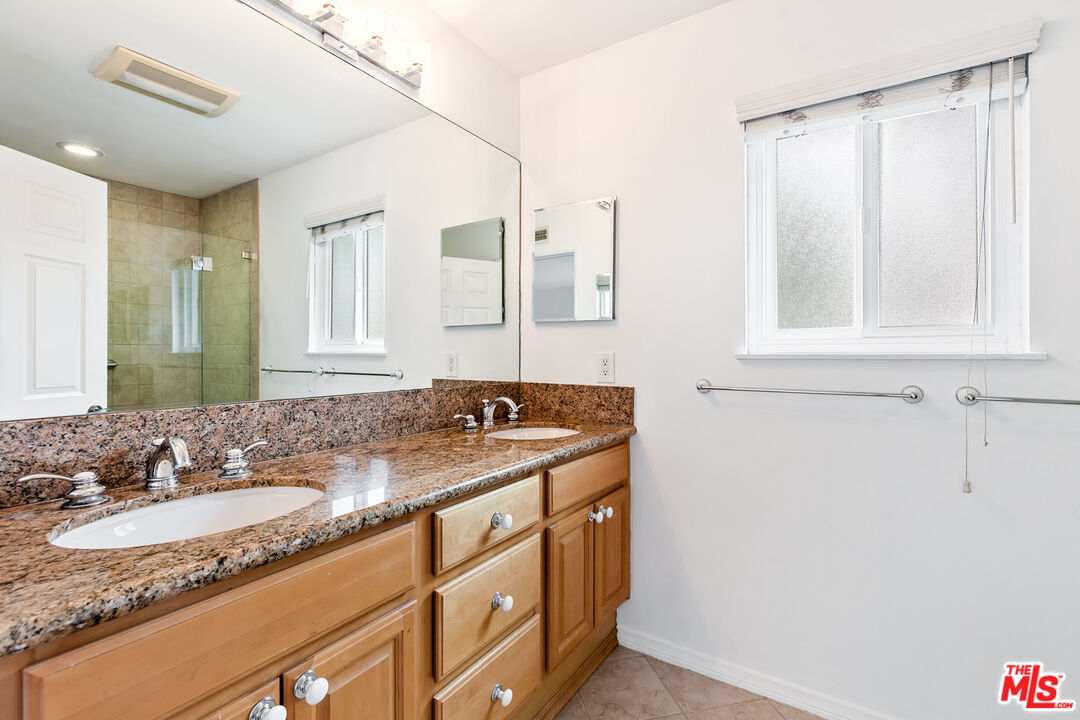 17945 Delano St