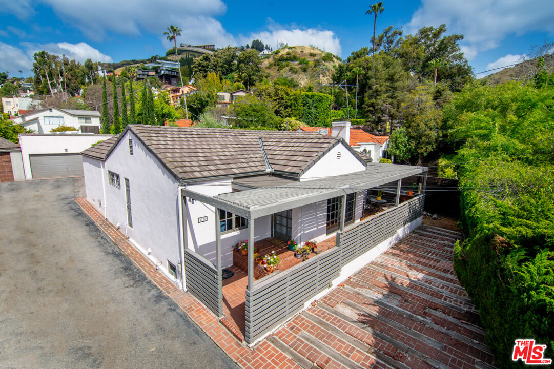 1727 Nichols Canyon Rd