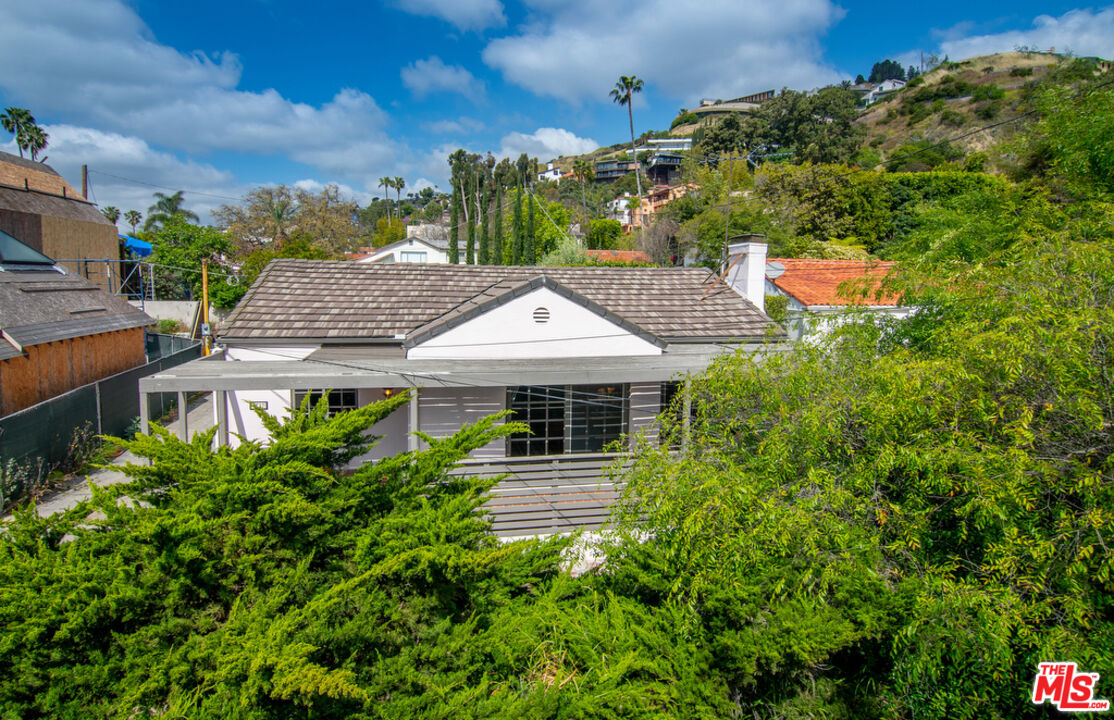 1727 Nichols Canyon Rd