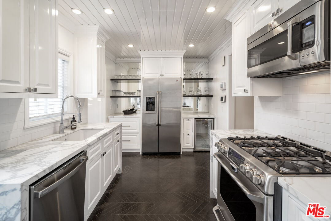 335 Huntley Dr