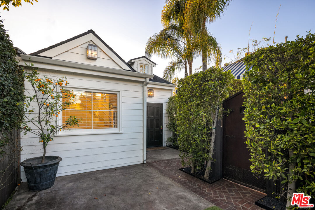 335 Huntley Dr