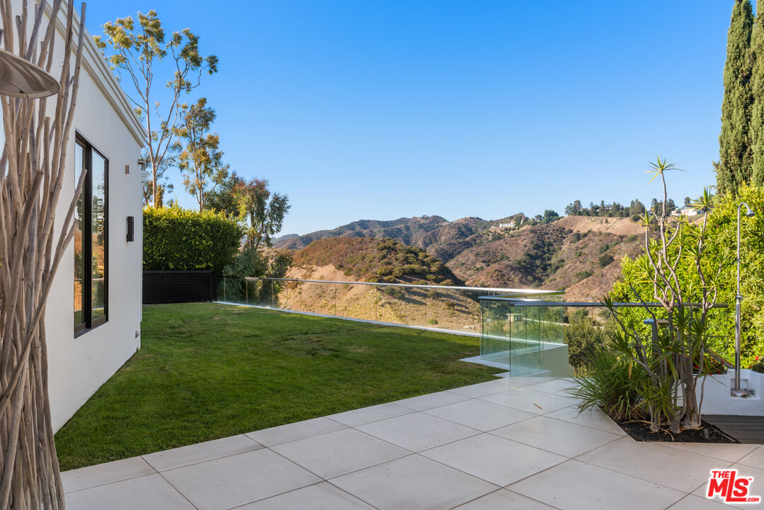 1240 Shadow Hill Way 