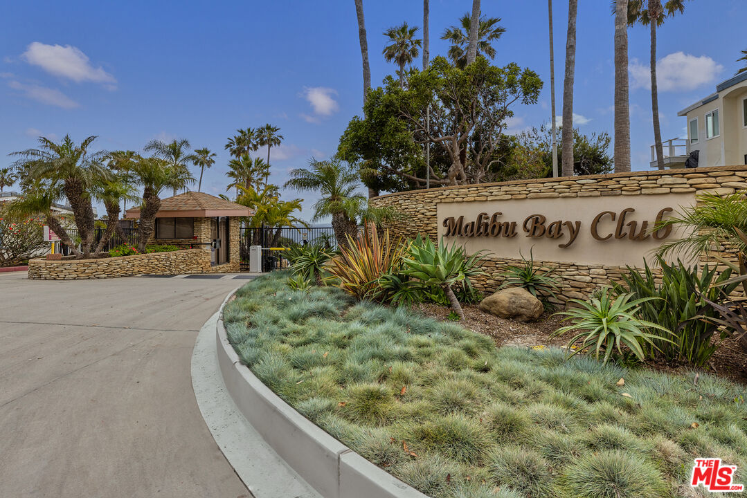 11908 Beach Club Way