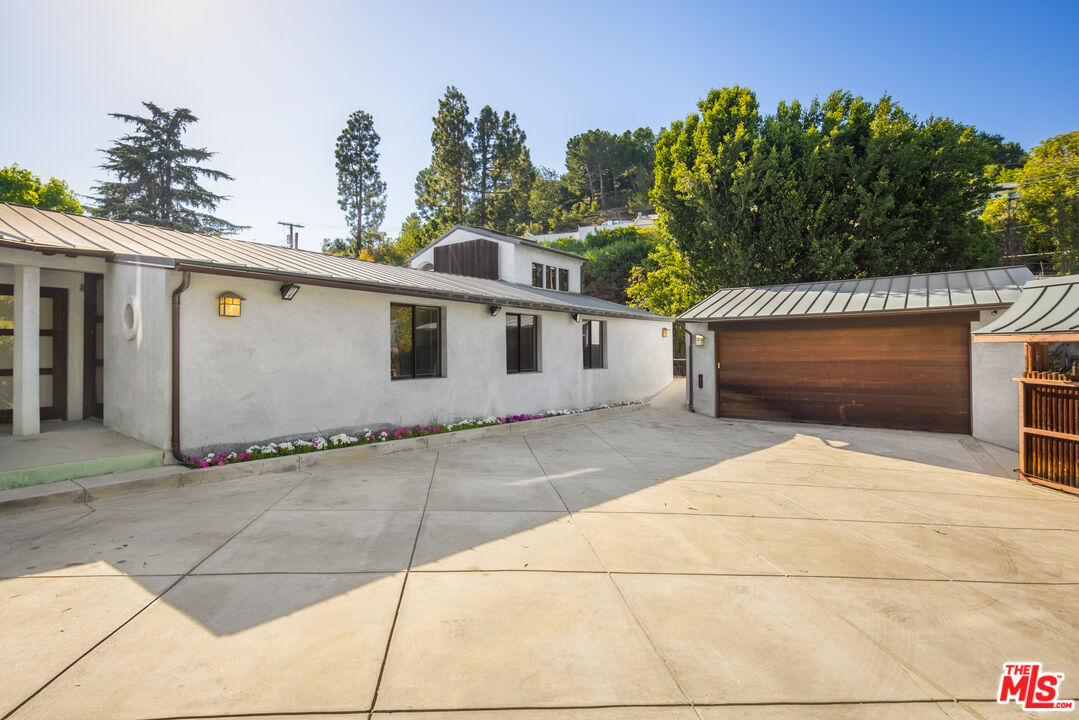 1799 Correa Way