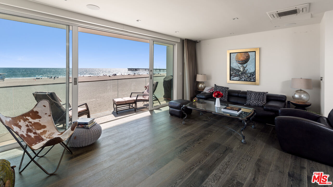 1 Driftwood St Unit: 3