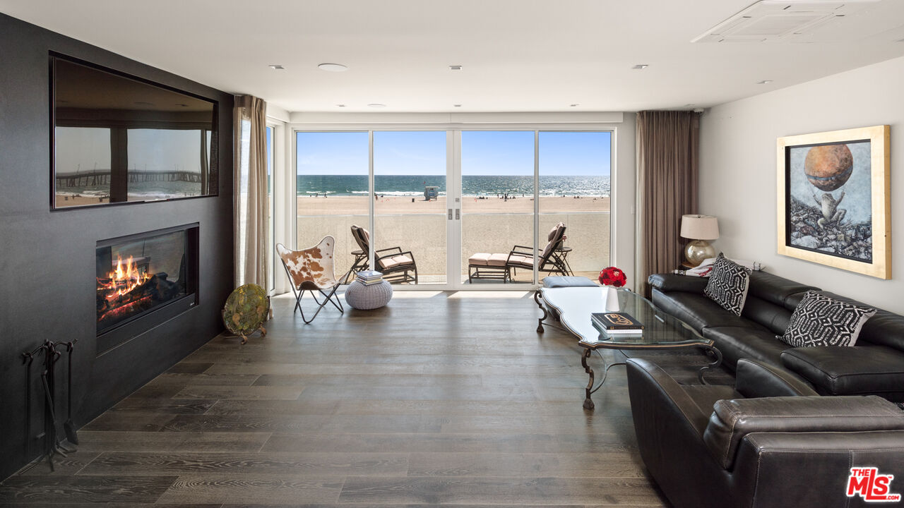 1 Driftwood St Unit: 3