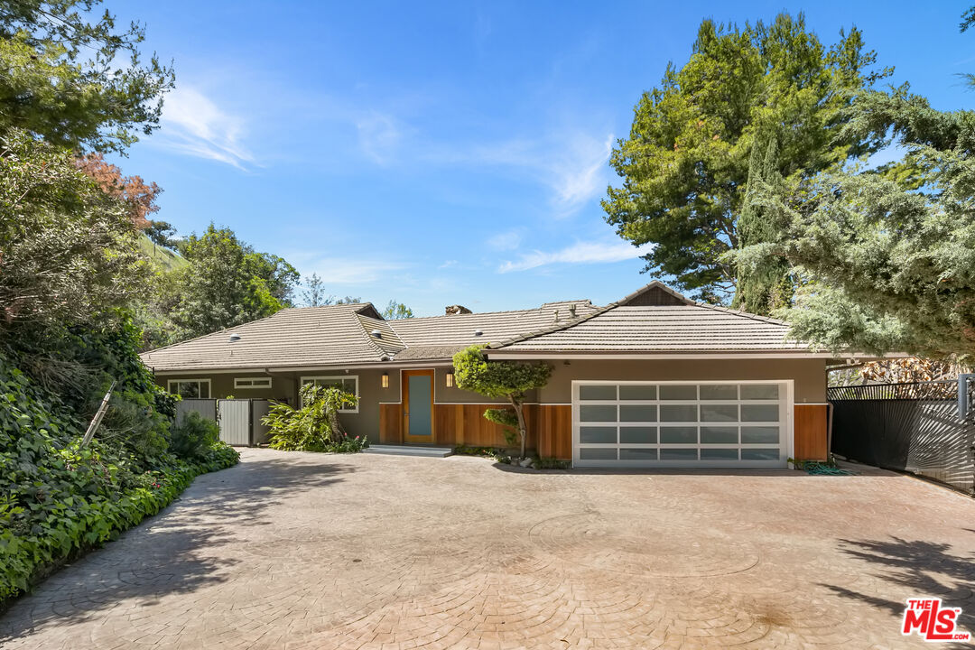 9400 Eden Dr