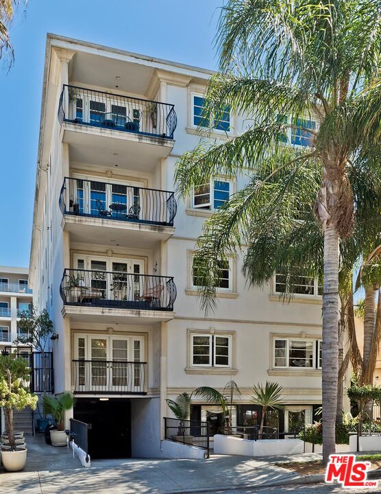 11842 Darlington Ave Unit: 101