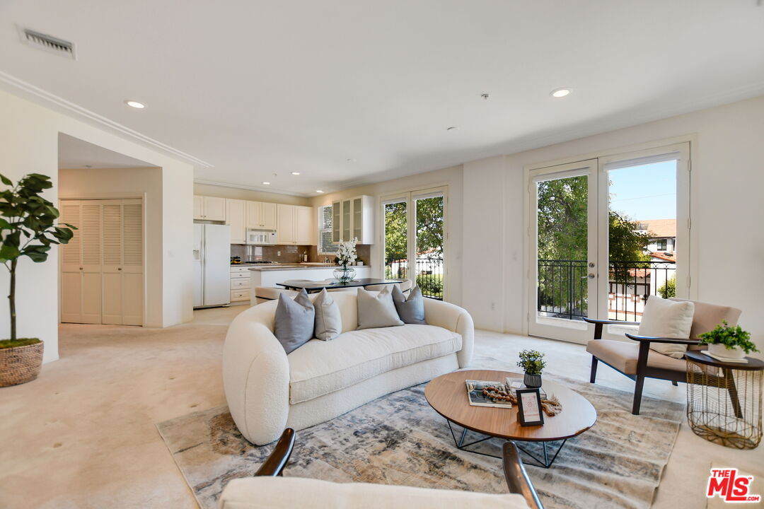 1100 S Clark Dr Unit: 203