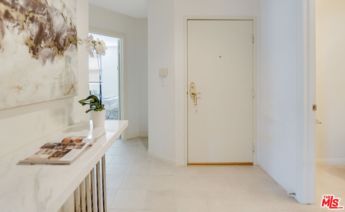 1100 S Clark Dr Unit: 203